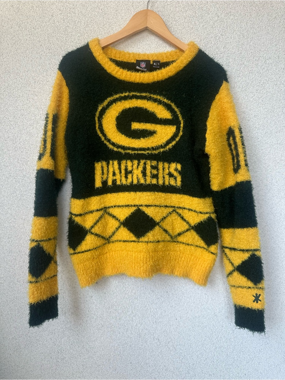 NFL Green Bay Packers Fuzzy Knit Sweater | Eyelash Yarn | Argyle | Size Small